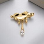 Gold brooch